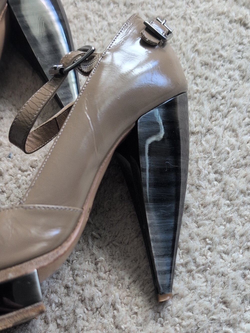 Chloe Leather Shoes - Picture 2 of 10